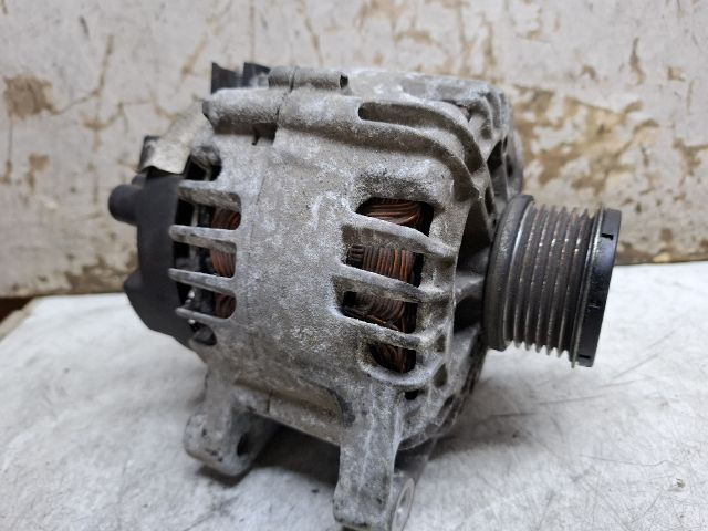 bontott FORD FIESTA VI Generátor