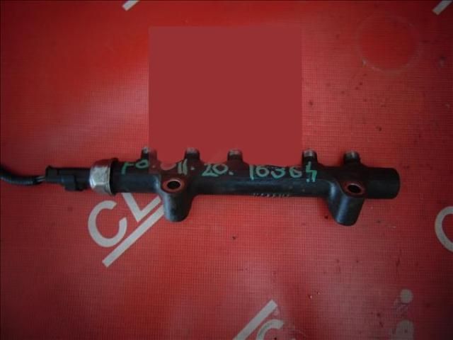 bontott FORD FIESTA VI Porlasztó Sor / Híd