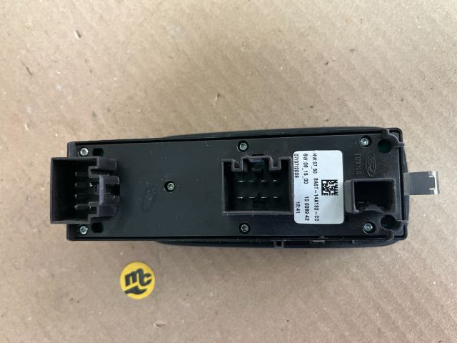 bontott FORD FIESTA VI Ablakemelő Kapcsoló Négyes / Kettes