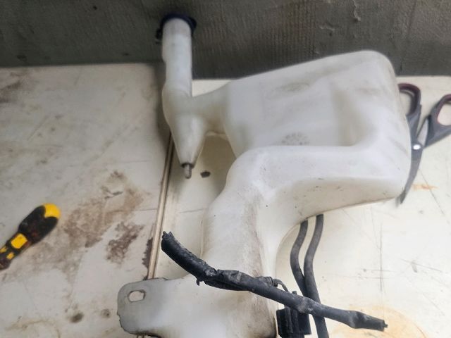 bontott FORD FIESTA VI Ablakmosó Tartály