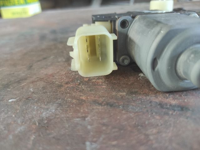 bontott FORD FIESTA VI Bal első Ablakemelő Motor