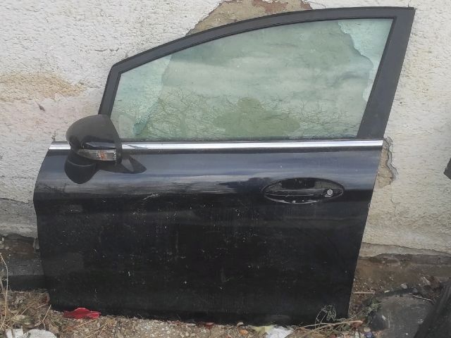 bontott FORD FIESTA VI Bal első Ajtó (Részeivel)