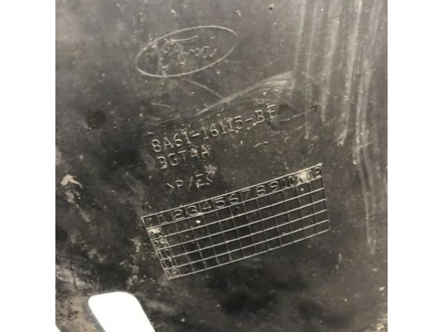 bontott FORD FIESTA VI Bal első Dobbetét (Kerékjárati, Műanyag)