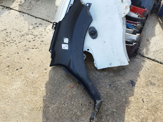 bontott FORD FIESTA VI Bal első Sárvédő