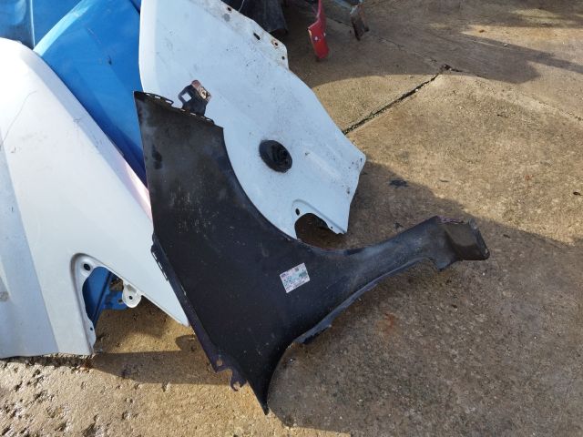 bontott FORD FIESTA VI Bal első Sárvédő