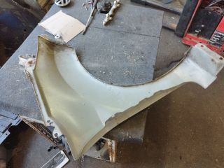 bontott FORD FIESTA VI Bal első Sárvédő