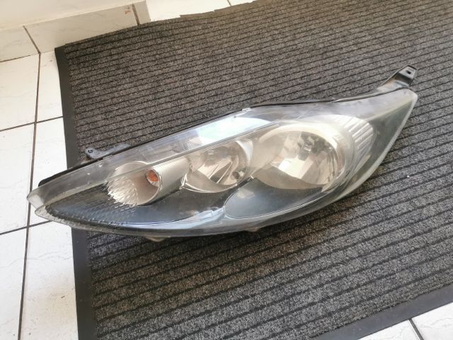 bontott FORD FIESTA VI Bal Fényszóró