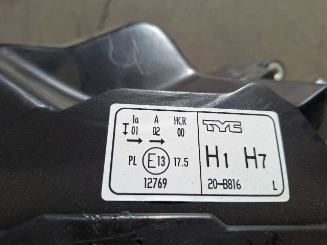 bontott FORD FIESTA VI Bal Fényszóró