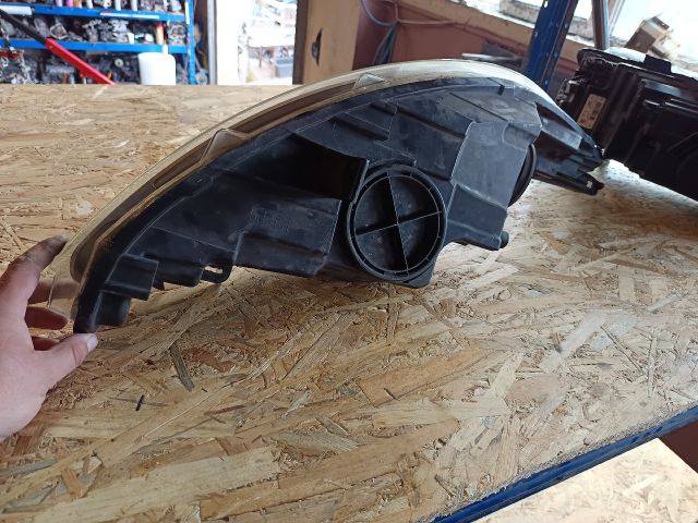 bontott FORD FIESTA VI Bal Fényszóró