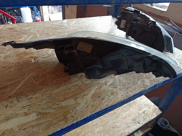 bontott FORD FIESTA VI Bal Fényszóró