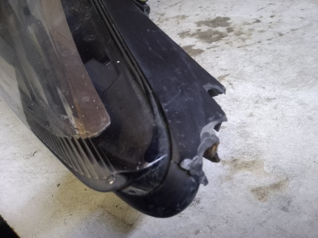 bontott FORD FIESTA VI Bal Fényszóró