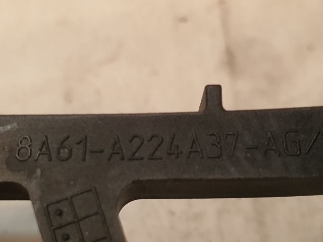 bontott FORD FIESTA VI Bal hátsó Külső Kilincsfészek