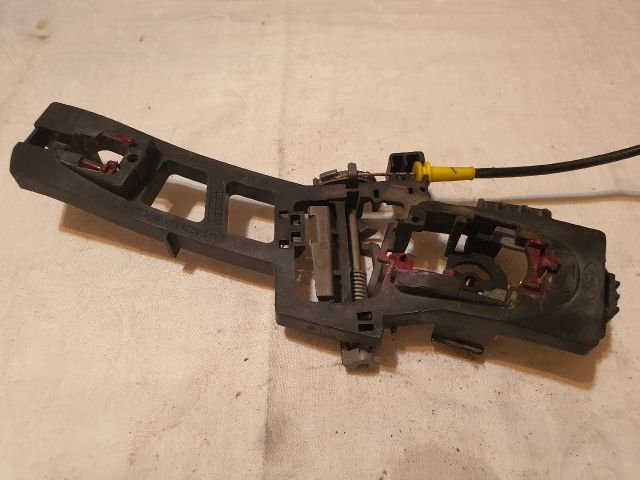 bontott FORD FIESTA VI Bal hátsó Külső Kilincsfészek