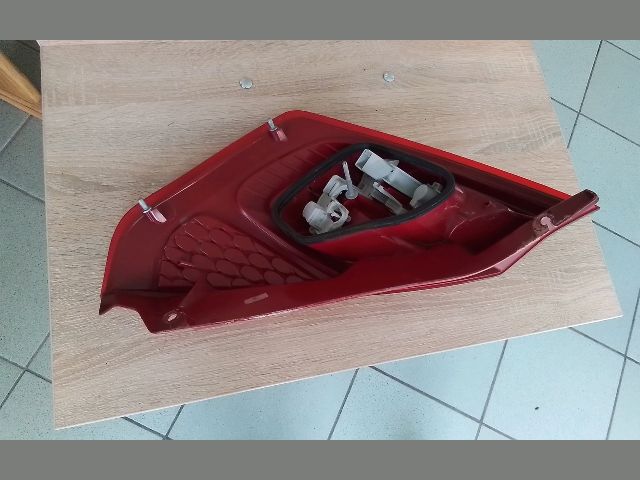 bontott FORD FIESTA VI Bal Hátsó Lámpa