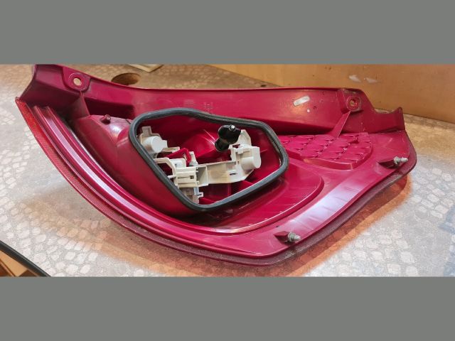 bontott FORD FIESTA VI Bal Hátsó Lámpa