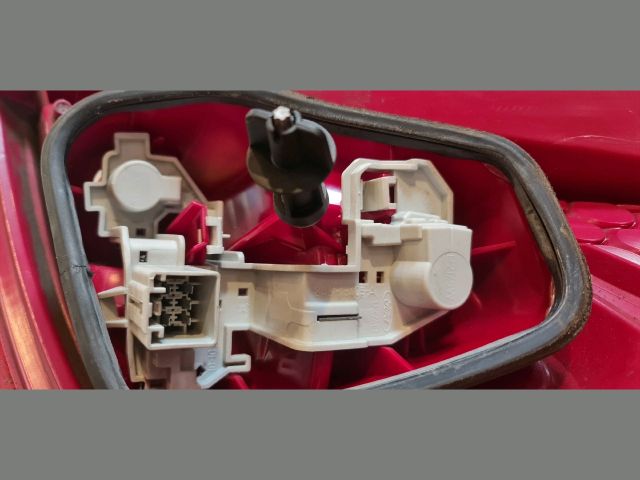 bontott FORD FIESTA VI Bal Hátsó Lámpa