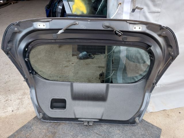 bontott FORD FIESTA VI Csomagtérajtó (Részeivel)