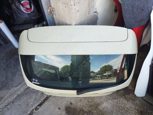 bontott FORD FIESTA VI Csomagtérajtó (Üres lemez)