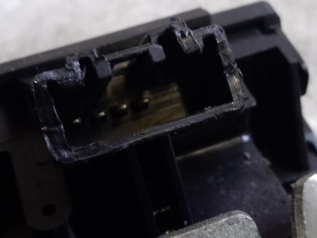 bontott FORD FIESTA VI Csomagtérajtó Zárszerkezet