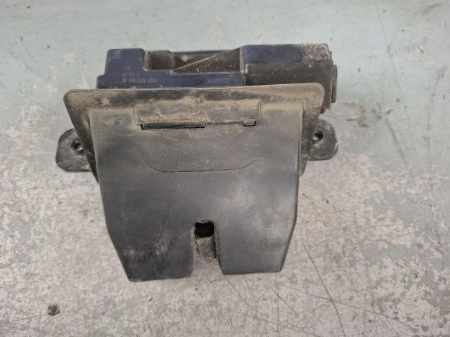 bontott FORD FIESTA VI Csomagtérajtó Zárszerkezet