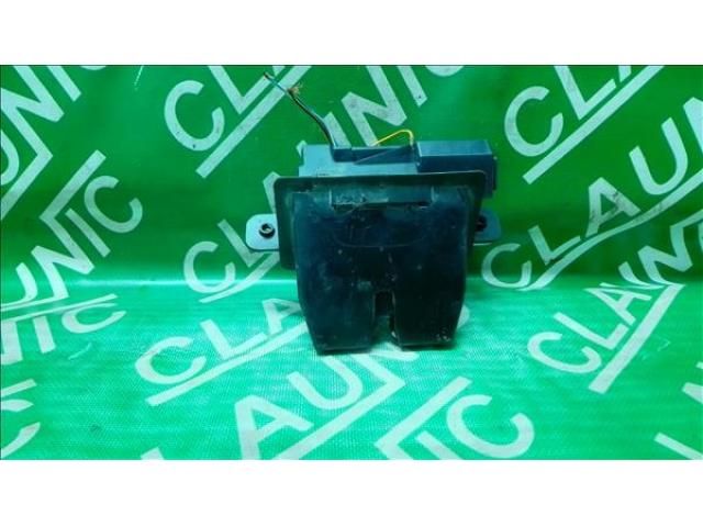 bontott FORD FIESTA VI Csomagtérajtó Zárszerkezet