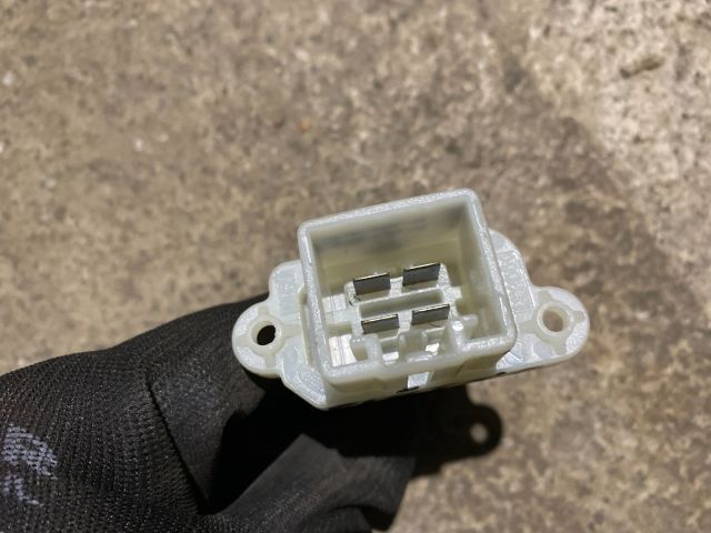 bontott FORD FIESTA VI Előtét Ellenállás Fűtőmotor