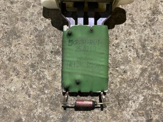 bontott FORD FIESTA VI Előtét Ellenállás Fűtőmotor