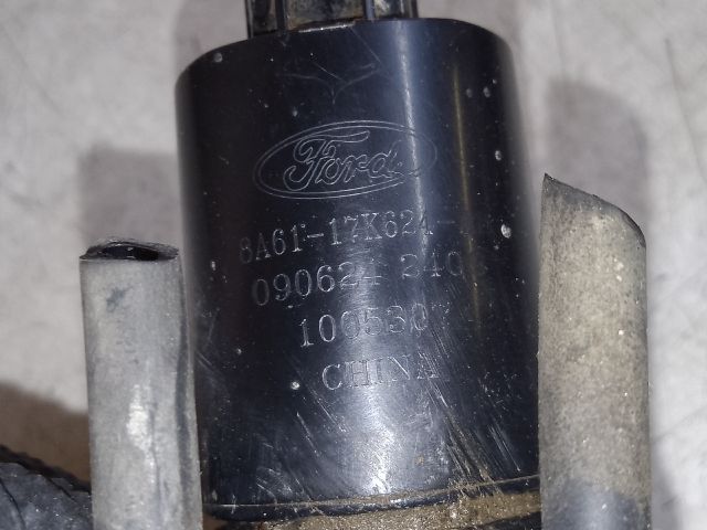 bontott FORD FIESTA VI Első Ablakmosó Szivattyú