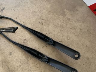 bontott FORD FIESTA VI Első Ablaktörlő Kar