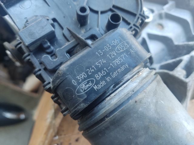 bontott FORD FIESTA VI Első Ablaktörlő Szerkezet Motorral