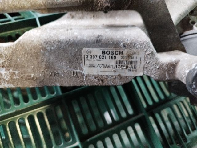 bontott FORD FIESTA VI Első Ablaktörlő Szerkezet Motorral