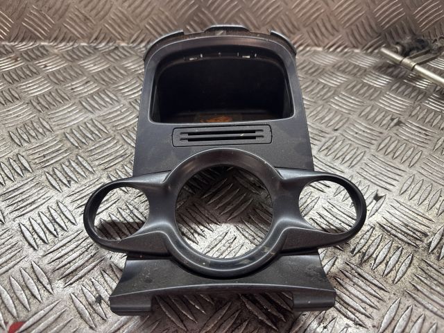 bontott FORD FIESTA VI Első Hamutartó