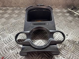 bontott FORD FIESTA VI Első Hamutartó