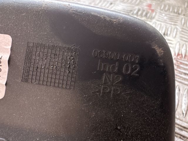 bontott FORD FIESTA VI Első Hamutartó