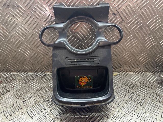 bontott FORD FIESTA VI Első Hamutartó