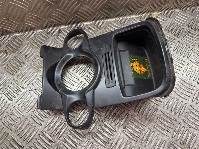 bontott FORD FIESTA VI Első Hamutartó