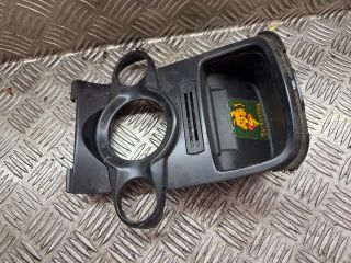 bontott FORD FIESTA VI Első Hamutartó