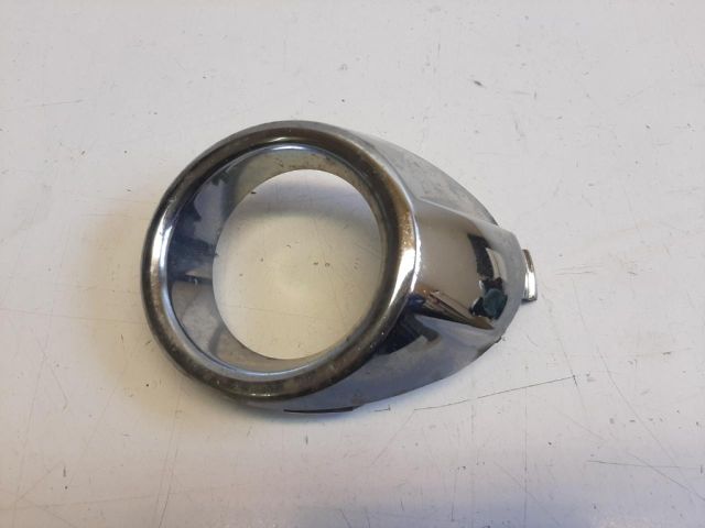 bontott FORD FIESTA VI Első Lökhárító Jobb Díszrács