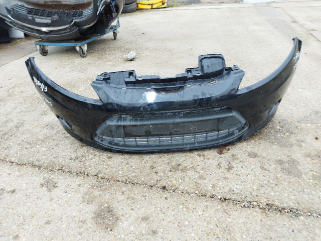 bontott FORD FIESTA VI Első Lökhárító (Részeivel)