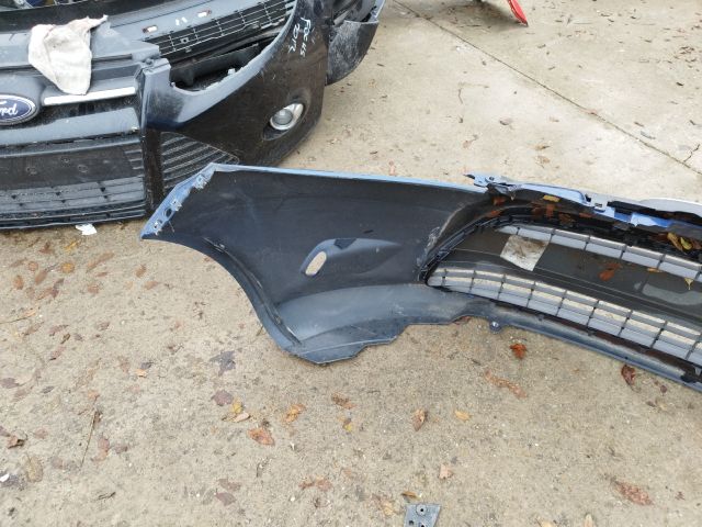 bontott FORD FIESTA VI Első Lökhárító (Részeivel)