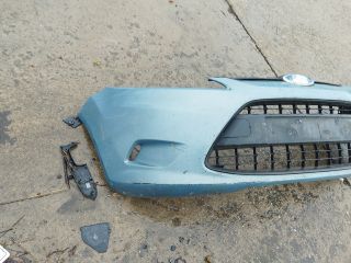 bontott FORD FIESTA VI Első Lökhárító (Részeivel)