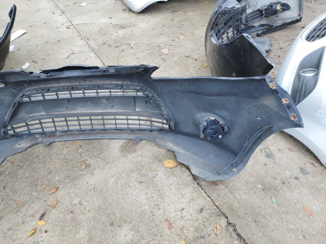 bontott FORD FIESTA VI Első Lökhárító (Részeivel)