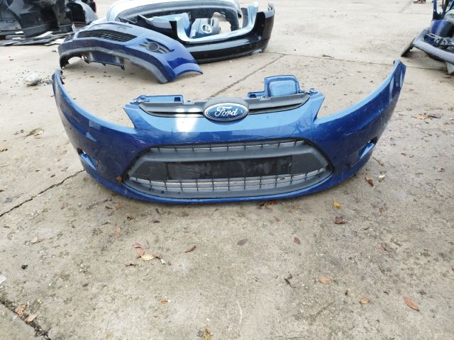 bontott FORD FIESTA VI Első Lökhárító (Részeivel)