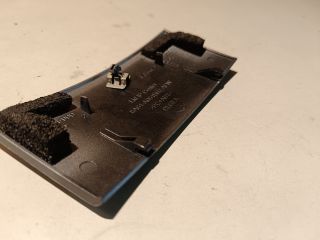 bontott FORD FIESTA VI Első Tároló Rekesz Fedél