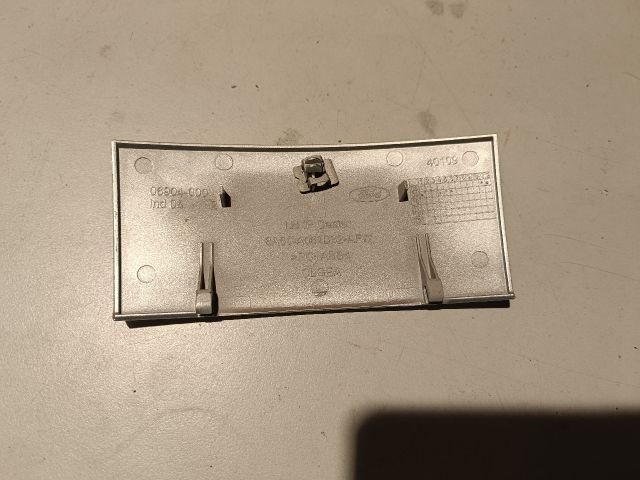 bontott FORD FIESTA VI Első Tároló Rekesz Fedél