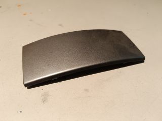 bontott FORD FIESTA VI Első Tároló Rekesz Fedél