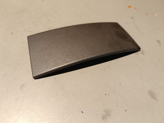 bontott FORD FIESTA VI Első Tároló Rekesz Fedél