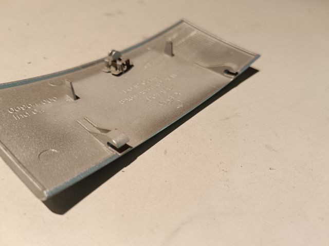 bontott FORD FIESTA VI Első Tároló Rekesz Fedél