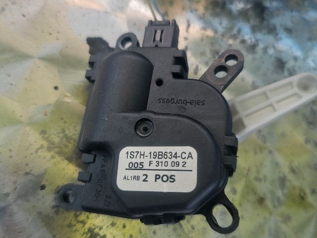 bontott FORD FIESTA VI Fűtés Állító Motor