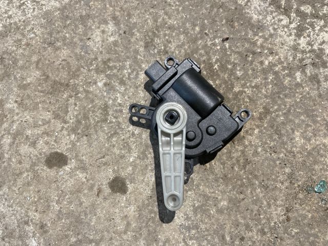 bontott FORD FIESTA VI Fűtés Állító Motor